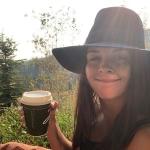 Meet your Posher, Nicole